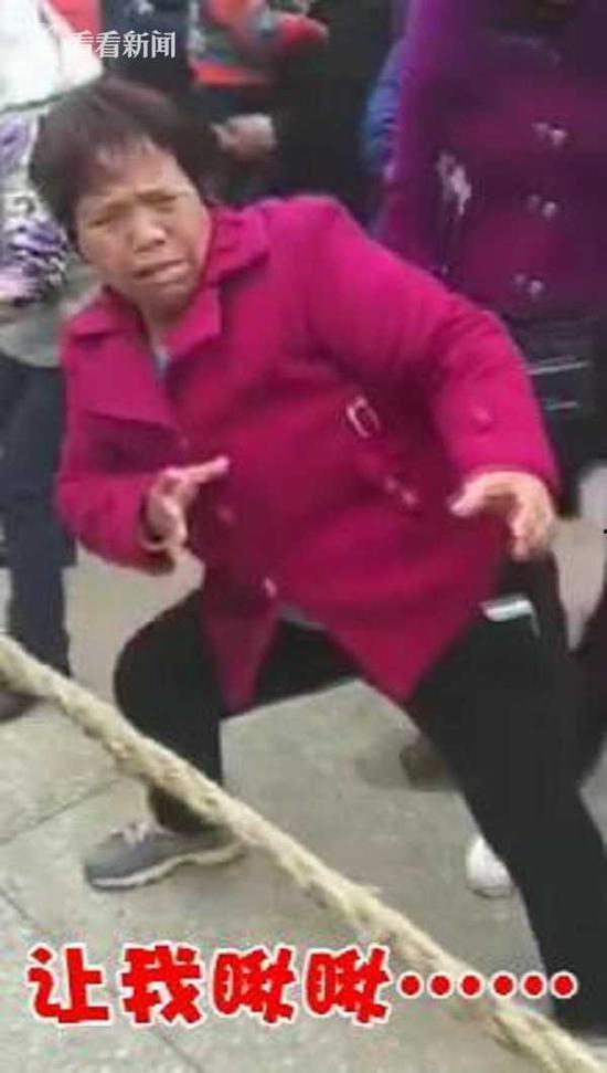 红衣大妈表情包,网络时代的“表情符号”传奇